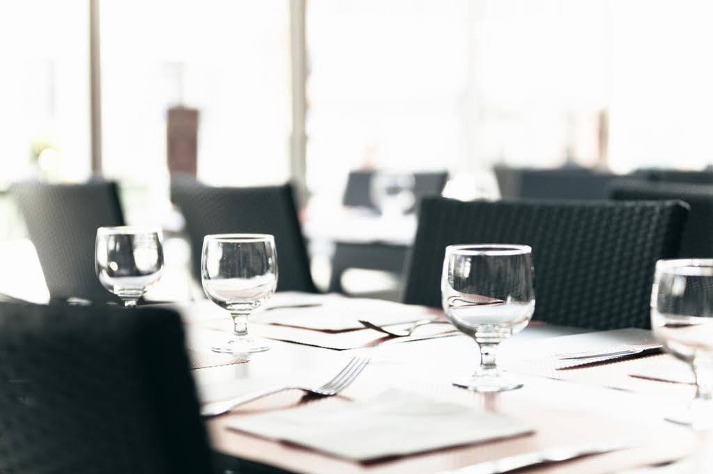 Hotel Brasserie Le Lion D'Or Meximieux Dış mekan fotoğraf