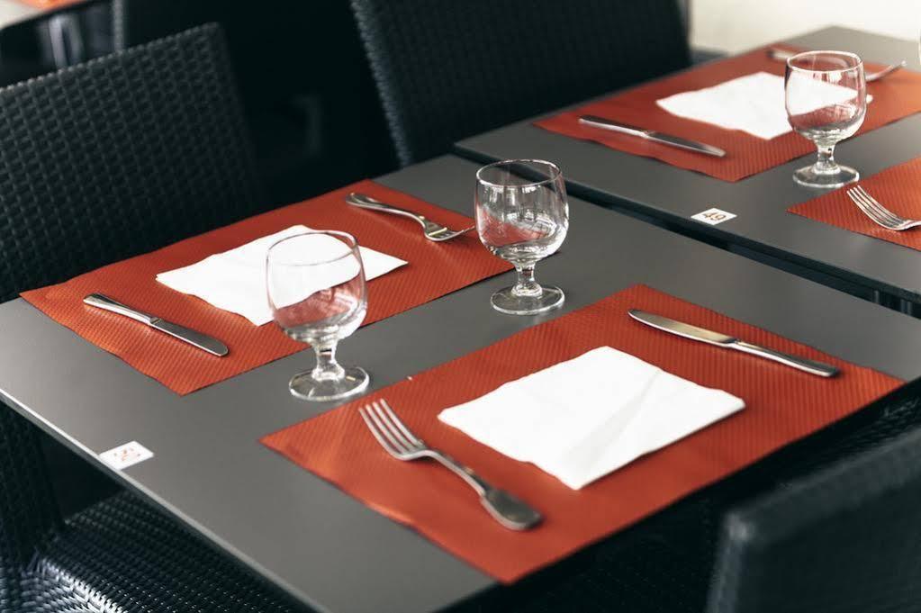 Hotel Brasserie Le Lion D'Or Meximieux Dış mekan fotoğraf